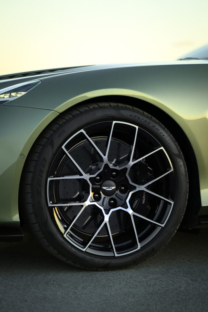Aston Martin Vanquish Volante