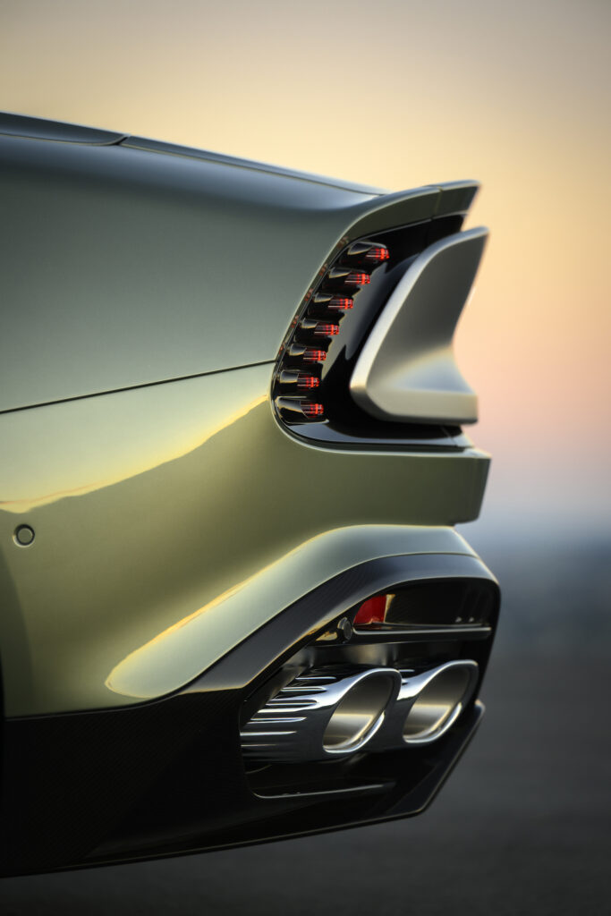 Aston Martin Vanquish Volante