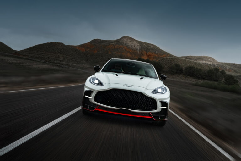 Aston Martin DBX S