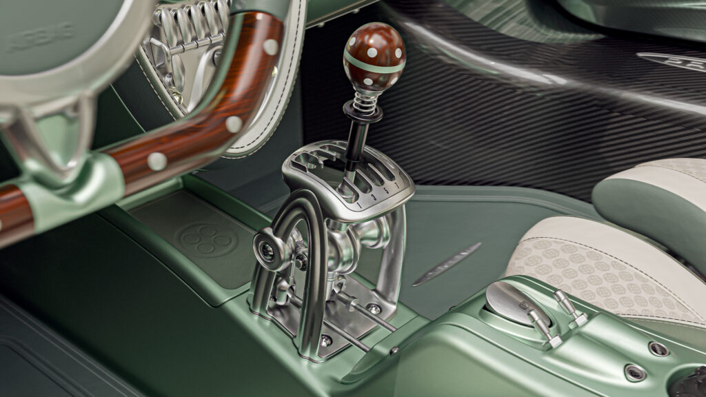 Pagani Huayra, inside the Codalunga