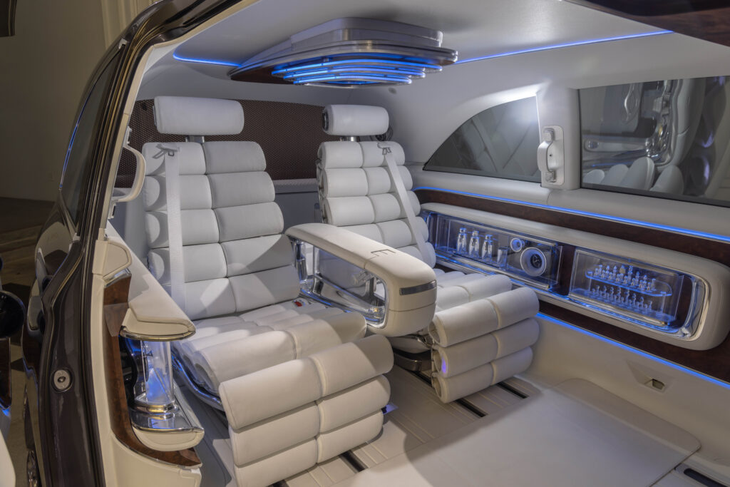 Vision V Mercedes-Benz-360‑Degree Digital Experience