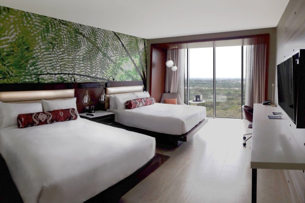 Luxury Hotels in Santa Cruz-Marriott