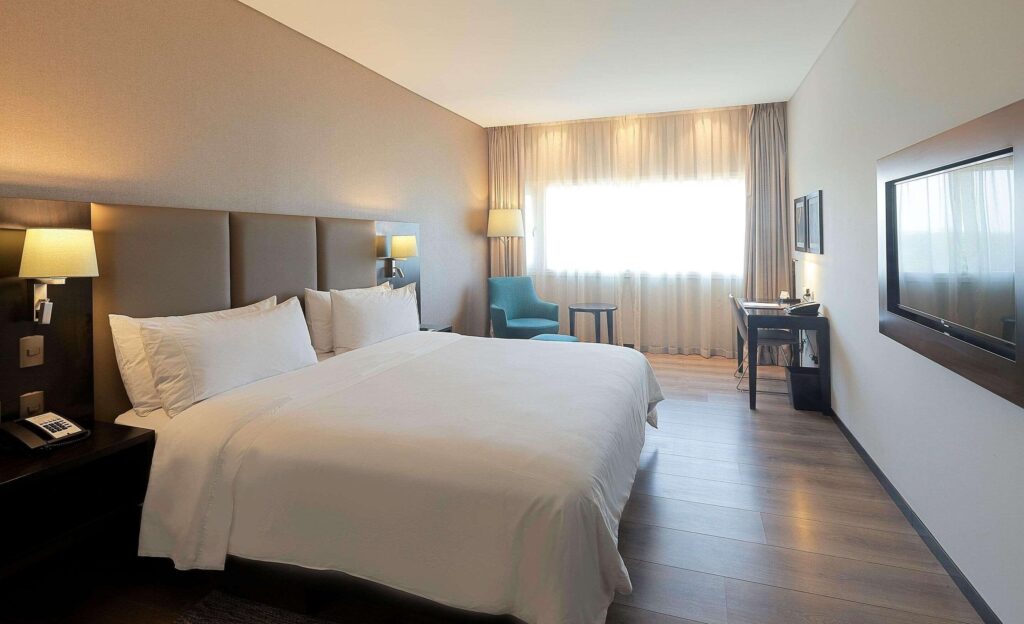 Luxury Hotels in Santa Cruz-Radisson