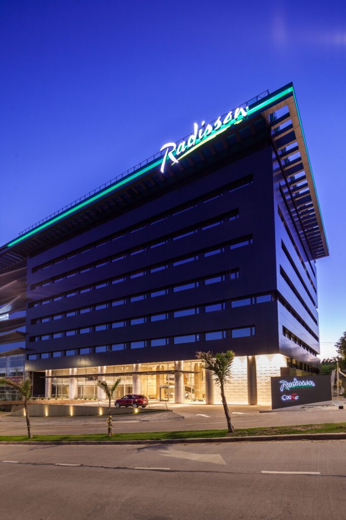 Luxury Hotels in Santa Cruz-Radisson