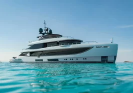 Benetti Oasis 42M