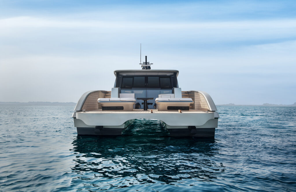 Sunreef Ultima 55 Beach club