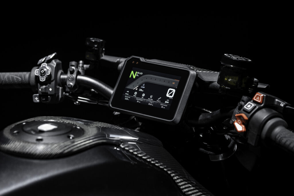 BRABUS 1400 R Signature Edition display